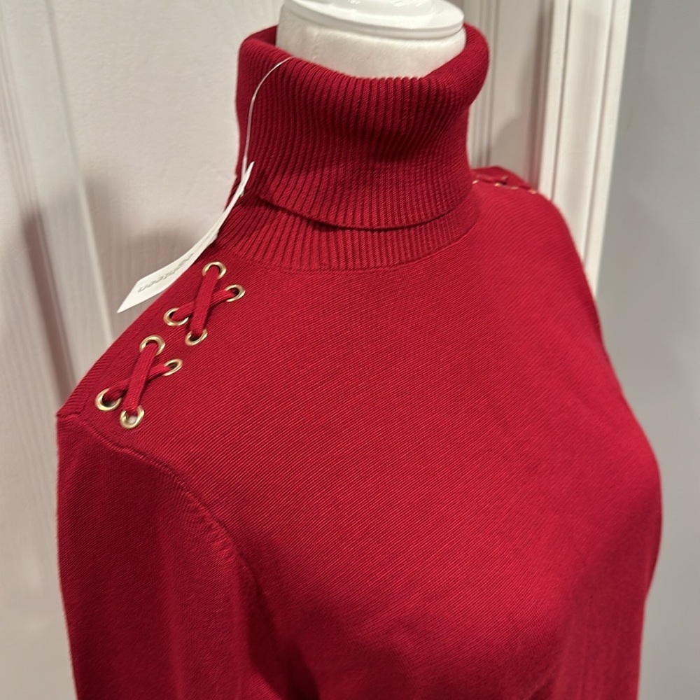 Brand new colour eighteen X shoulder turtleneck sweater